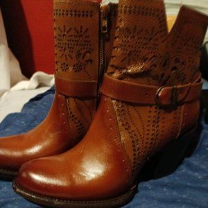 Women's western boots
